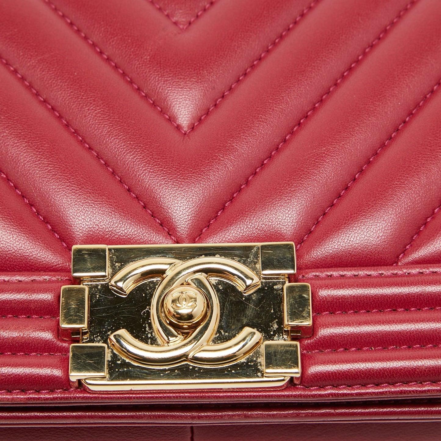 CHANEL Fuchsia Chevron Leather Medium Boy Flap Bag