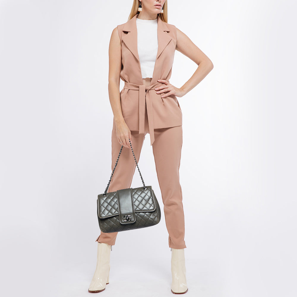 CHANEL Grey Quilted Leather Elementary Chic Flap Bag