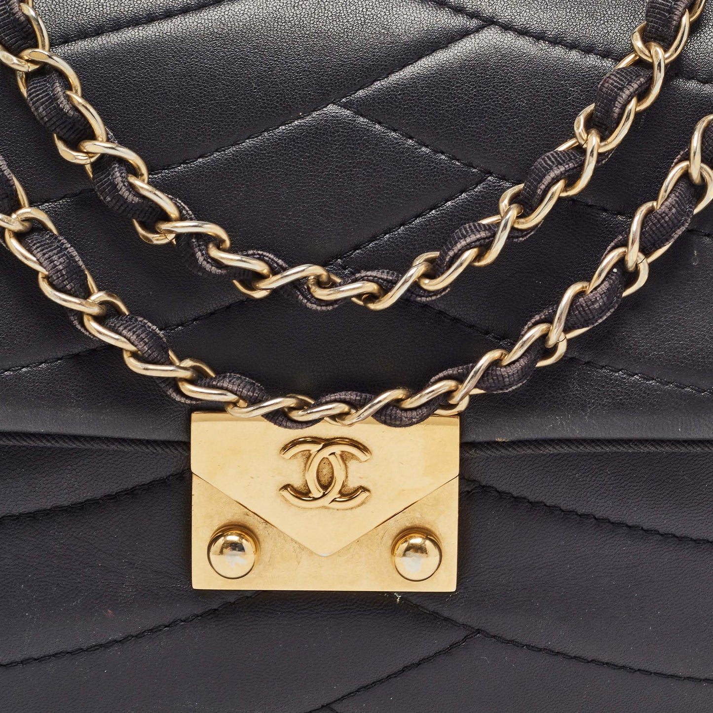 CHANEL Navy Blue Quilted Leather Medium Pagoda Flap Bag