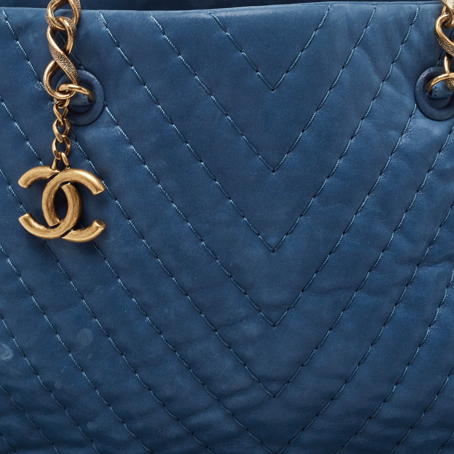 CHANEL Blue Iridescent Chevron Leather CC Charm Chain Bag