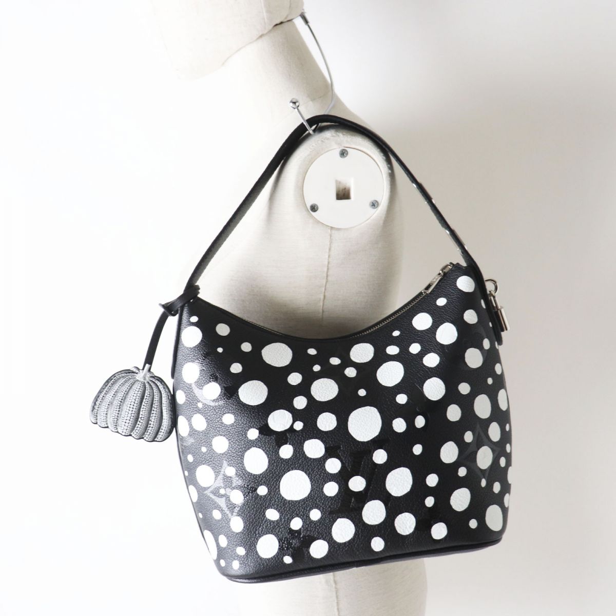 Louis Vuitton Monogram Empreinte Infinity Dot Shoulder Bag M46391