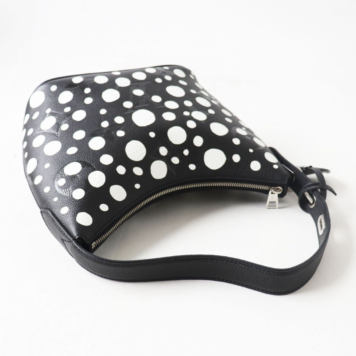 Louis Vuitton Monogram Empreinte Infinity Dot Shoulder Bag M46391