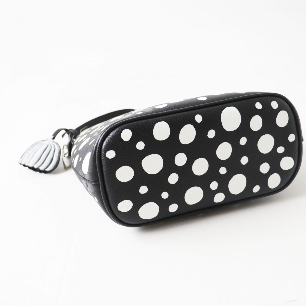 Louis Vuitton Monogram Empreinte Infinity Dot Shoulder Bag M46391