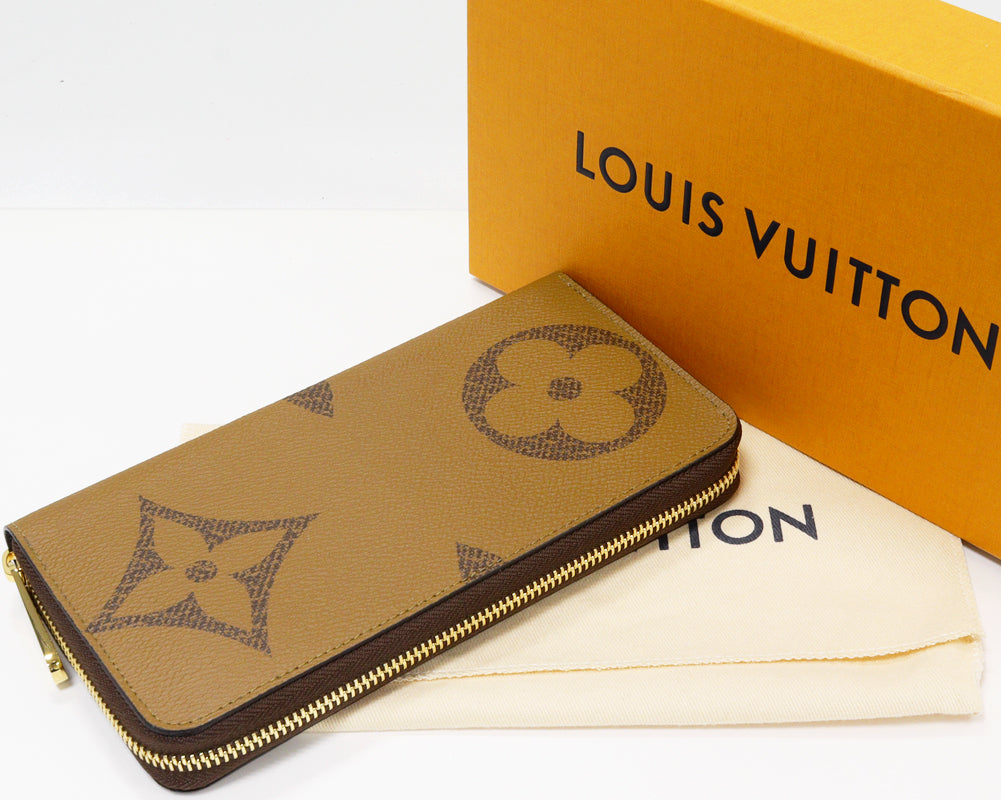 Louis Vuitton Monogram Giant Zippy Wallet