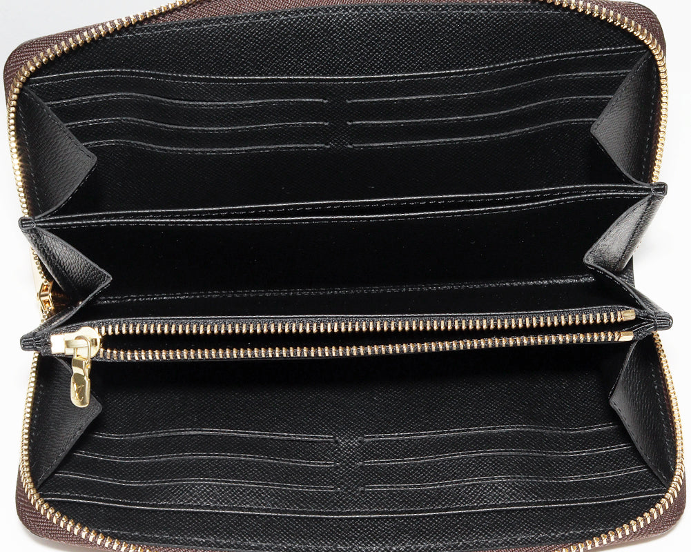 Louis Vuitton Monogram Giant Zippy Wallet