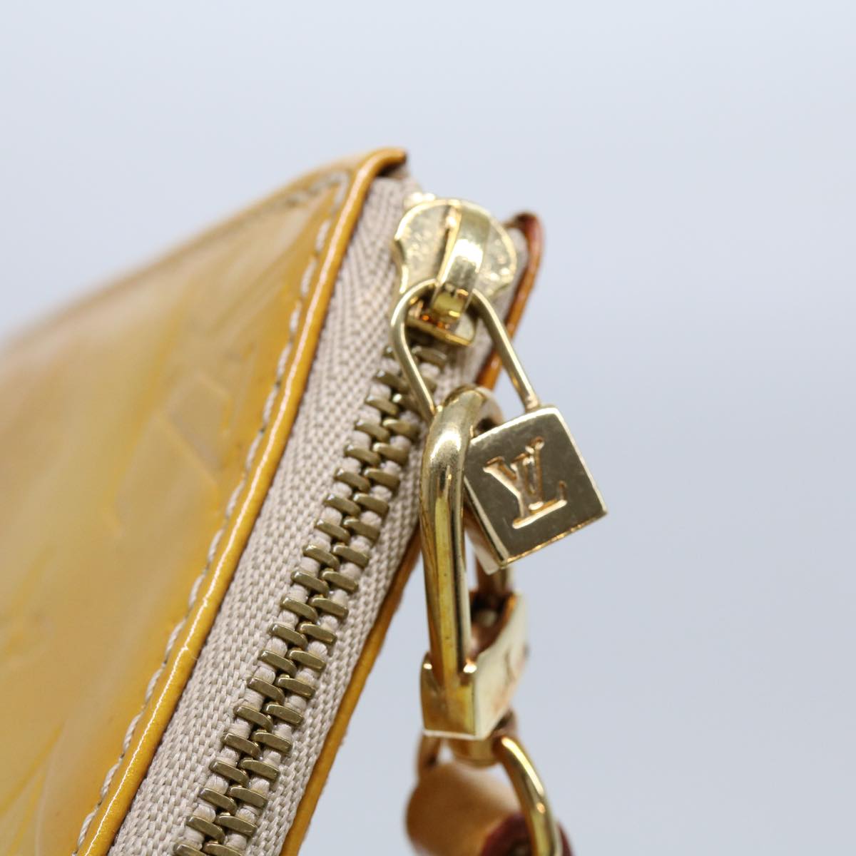 LOUIS VUITTON Monogram Vernis Lexington Accessory Pouch Beige M91010 mr072