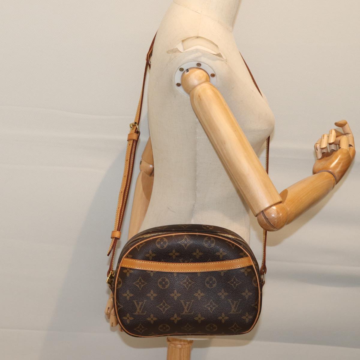 LOUIS VUITTON Monogram Blois Shoulder Bag M51221 LV mr133