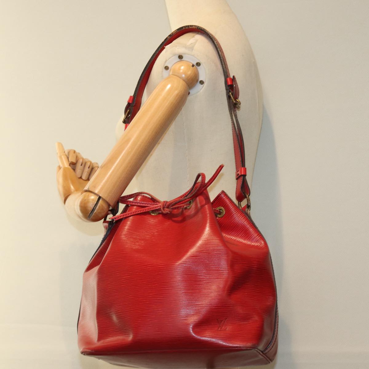 LOUIS VUITTON Epi Petit Noe Shoulder Bag Red M44107 LV mr357