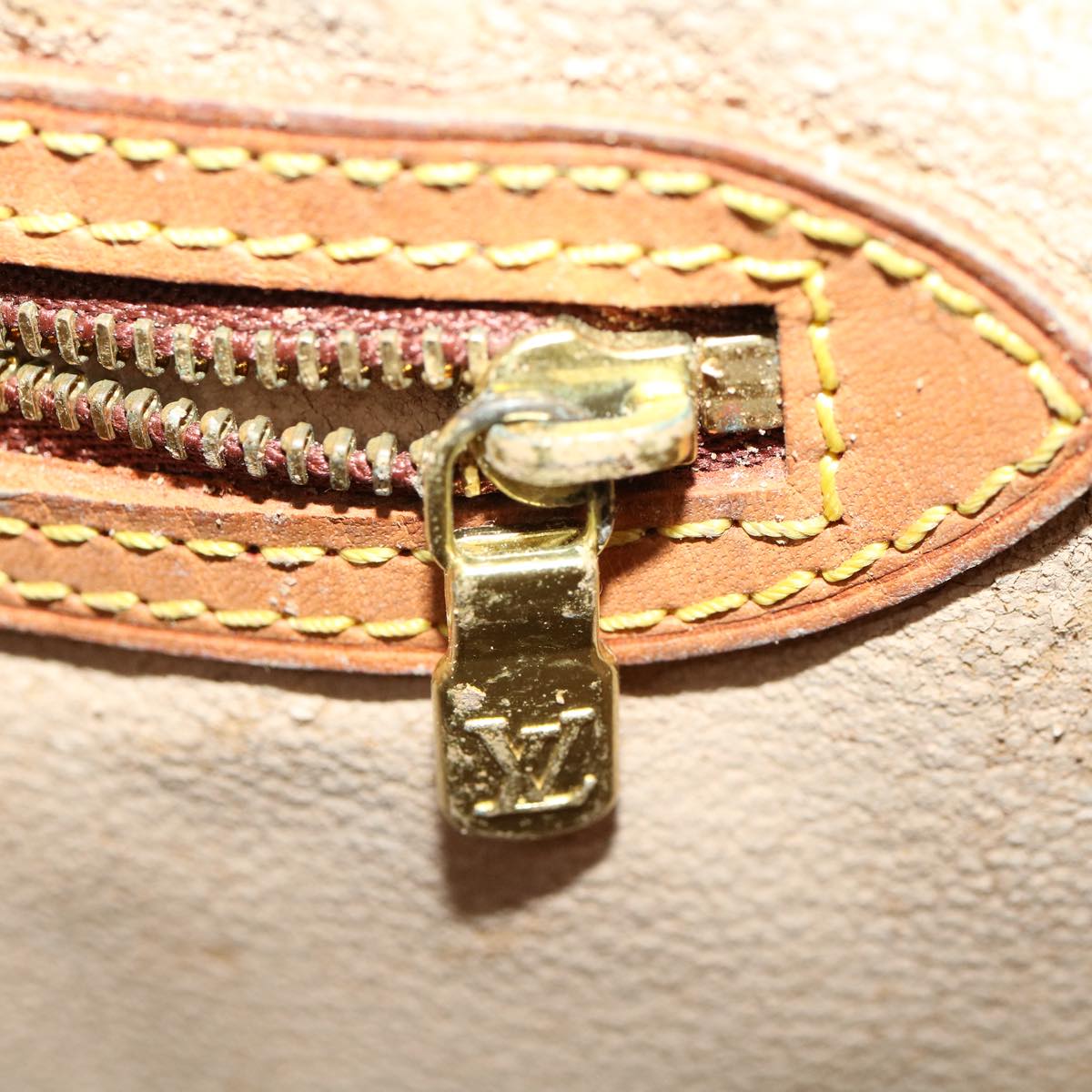 LOUIS VUITTON Monogram Bucket GM Shoulder Bag M42236 LV 35277