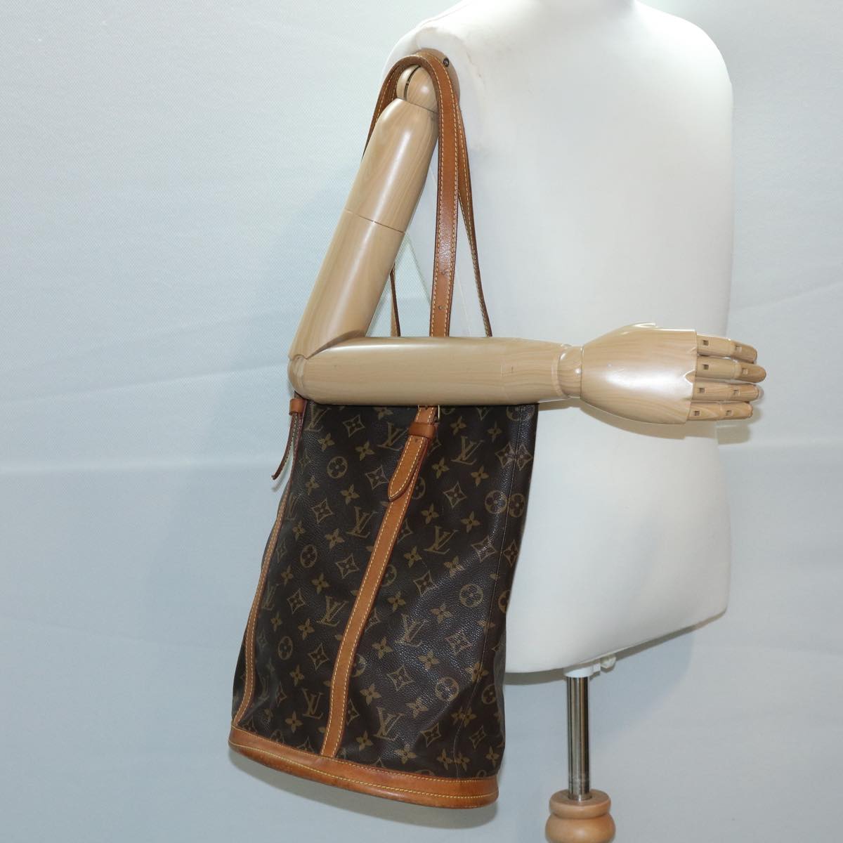 LOUIS VUITTON Monogram Bucket GM Shoulder Bag M42236 LV 35277