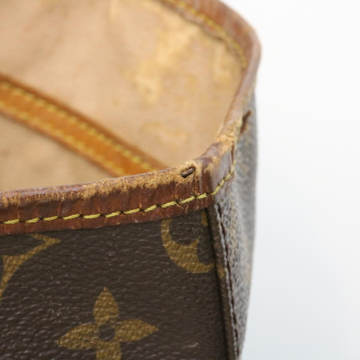 LOUIS VUITTON Monogram Bucket GM Shoulder Bag bs465 LV 34688
