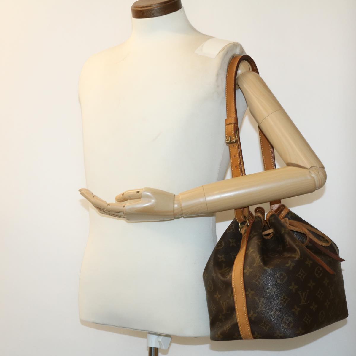 LOUIS VUITTON Monogram Petit Noe Shoulder Bag M42226 LV 34791