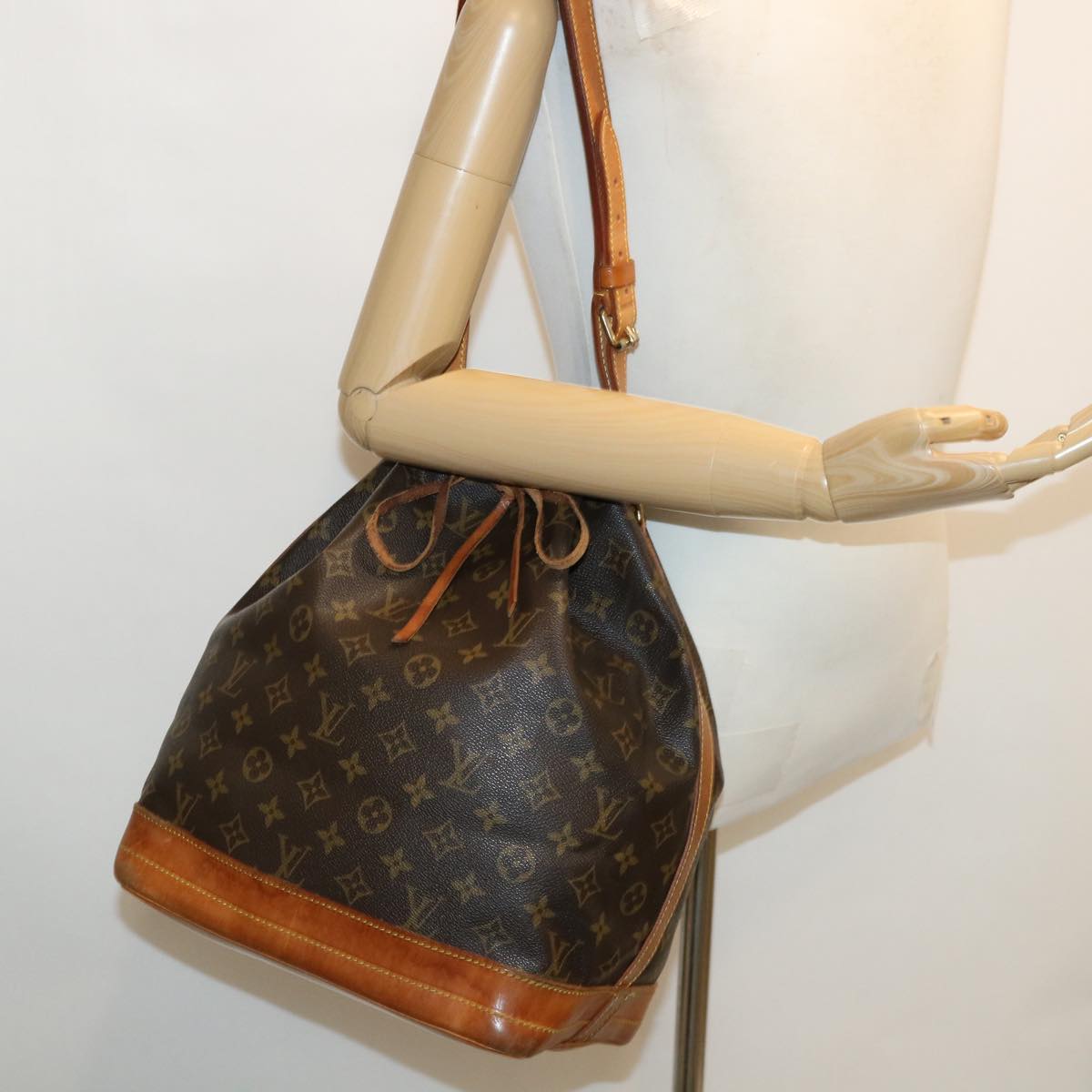 LOUIS VUITTON Monogram Noe Shoulder Bag M42224 LV ny171