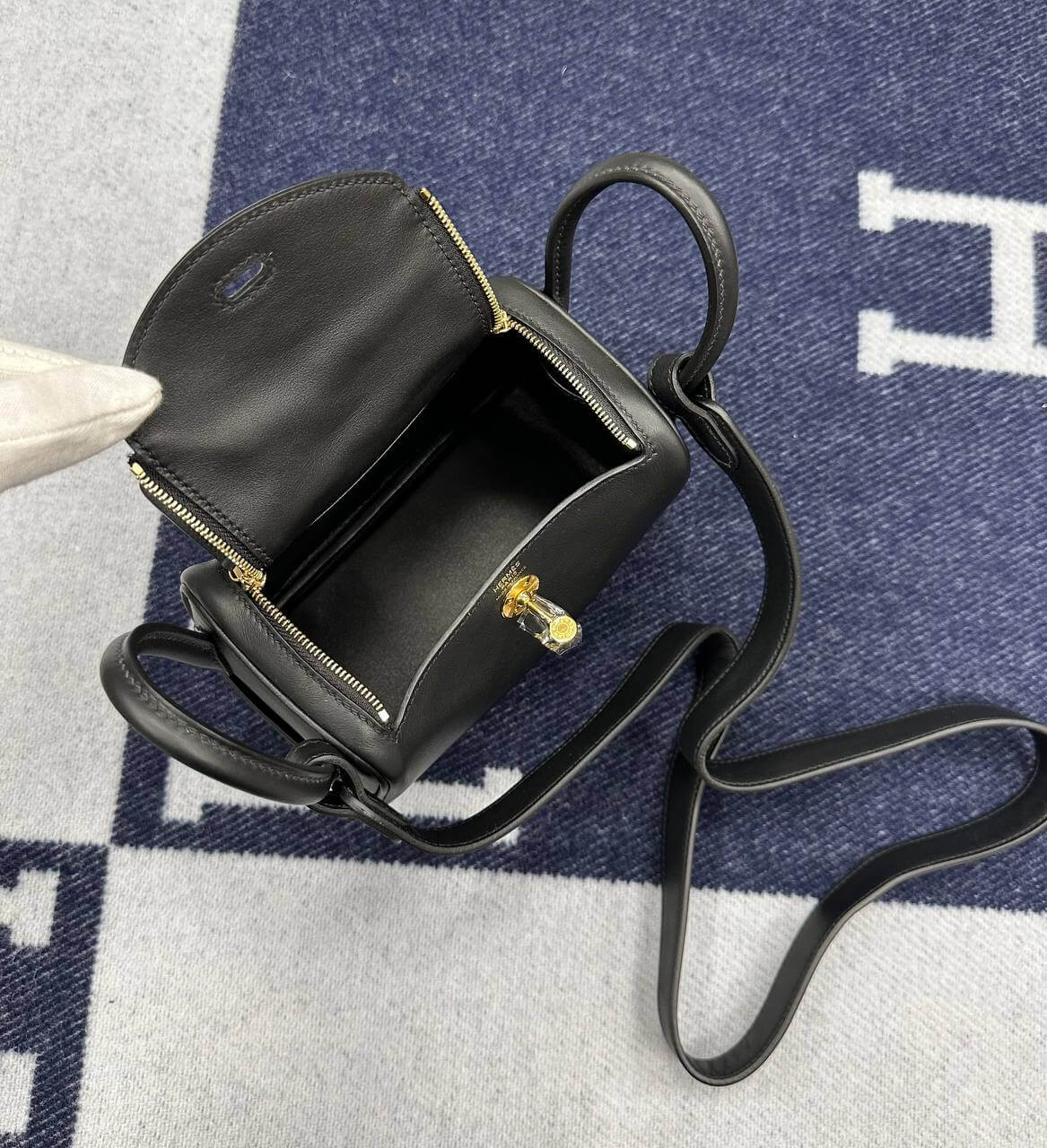 Luxury Hermes Lindy mini bag black
