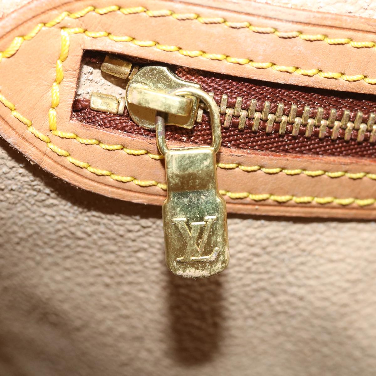 LOUIS VUITTON Monogram Bucket GM Shoulder Bag M42236 LV pt2029