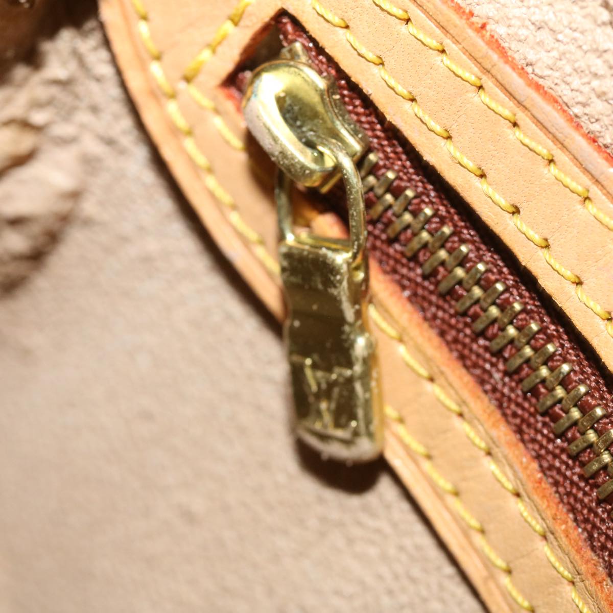LOUIS VUITTON Monogram Bucket GM Shoulder Bag M42236 LV pt2090