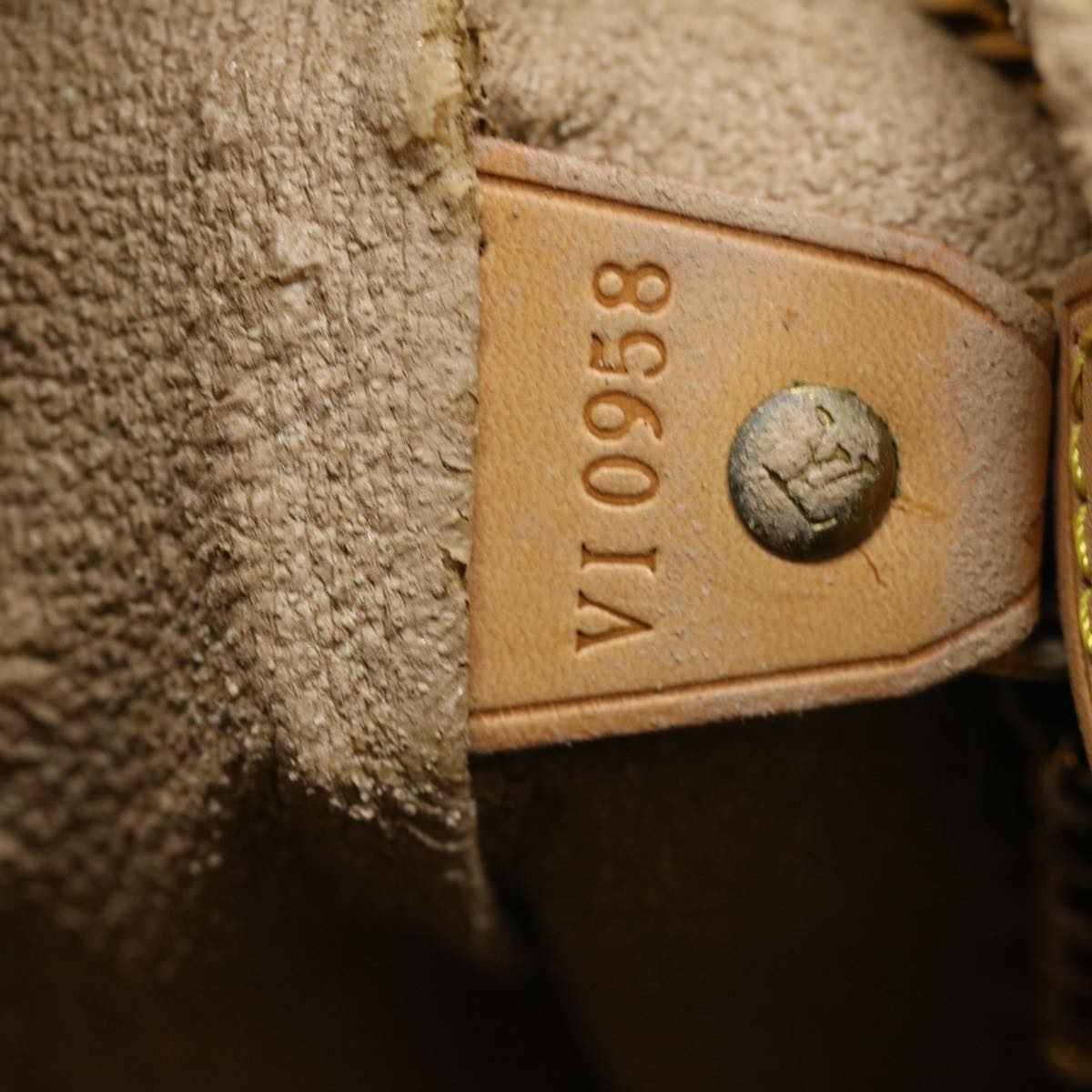 LOUIS VUITTON Monogram Bucket GM Shoulder Bag M42236 LV pt2090