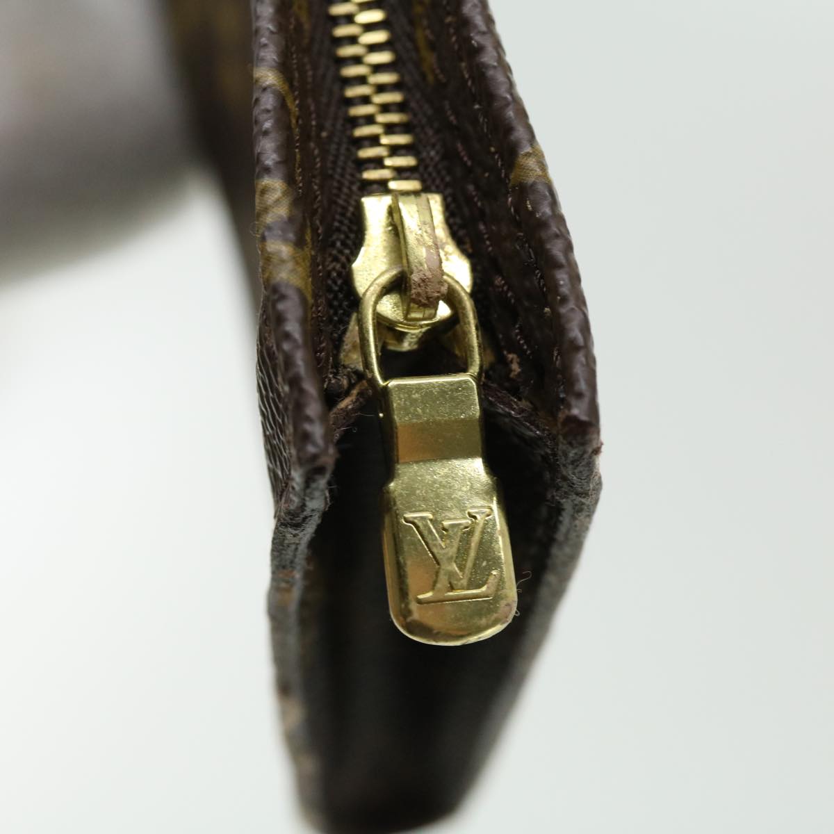 LOUIS VUITTON Monogram Bucket GM Accessory Pouch LV pt3902