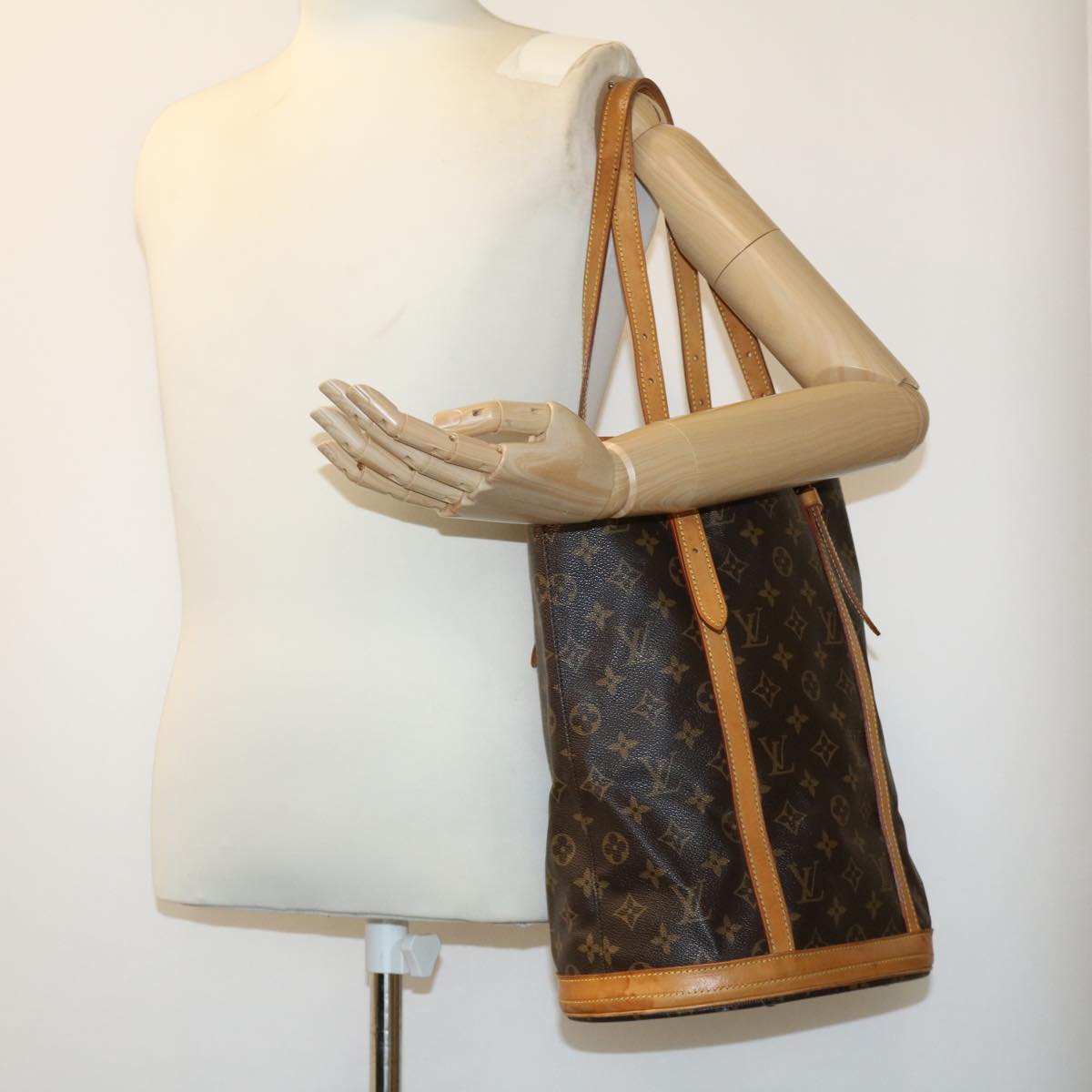 LOUIS VUITTON Monogram Bucket GM Shoulder Bag M42236 LV pt4422