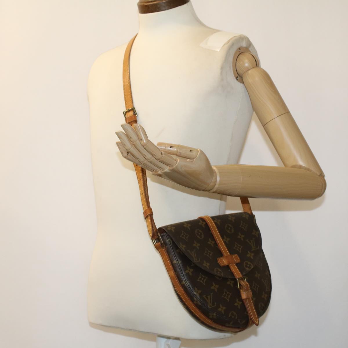 LOUIS VUITTON Monogram Chantilly MM Shoulder Bag M51233 LV pt5186