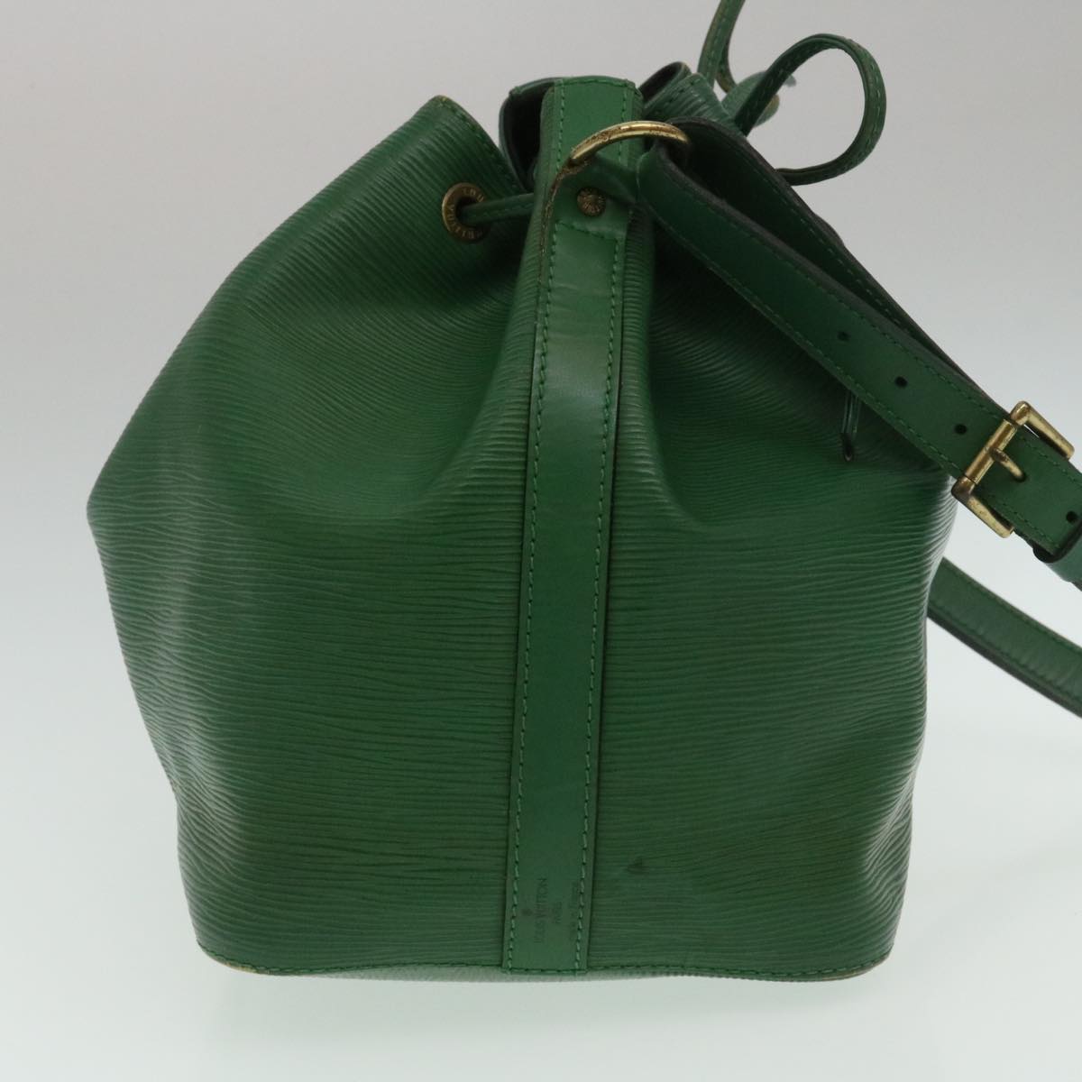 LOUIS VUITTON Epi Petit Noe Shoulder Bag Green M44104 LV pt658