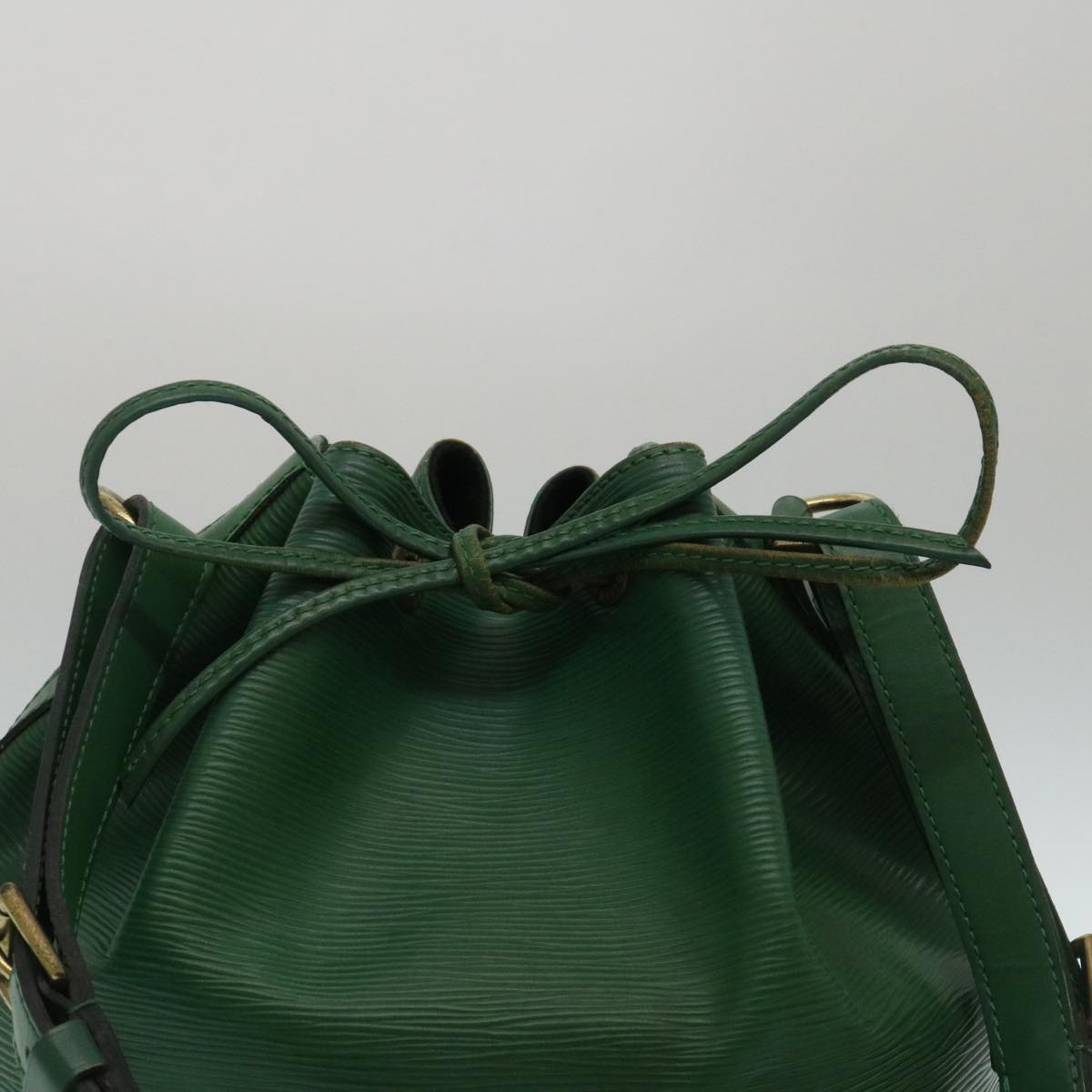 LOUIS VUITTON Epi Petit Noe Shoulder Bag Green M44104 LV pt658