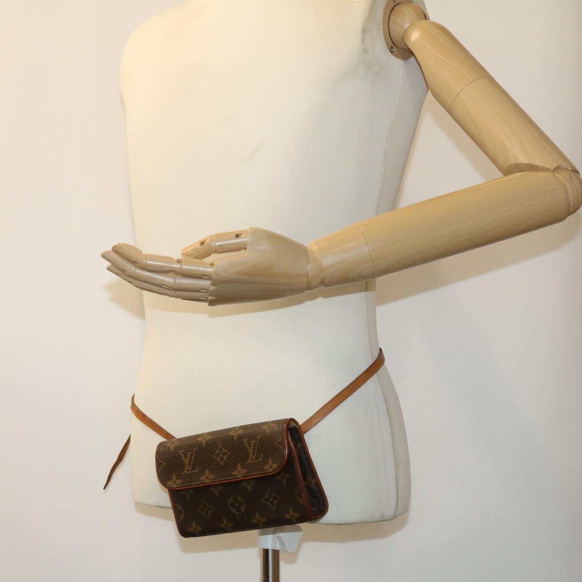 LOUIS VUITTON Monogram Pochette Florentine Waist Bag M51855 LV rd2956