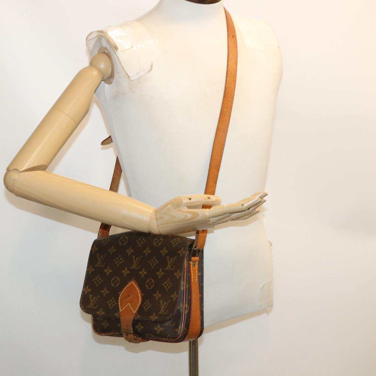 LOUIS VUITTON Monogram Cartouchiere MM Shoulder Bag M51253 LV rd4022