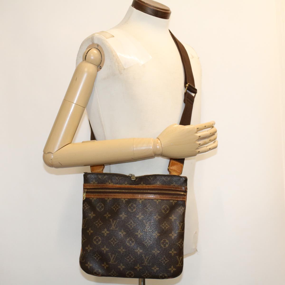 LOUIS VUITTON Monogram Pochette Bosphore Shoulder Bag M40044 LV rd5299