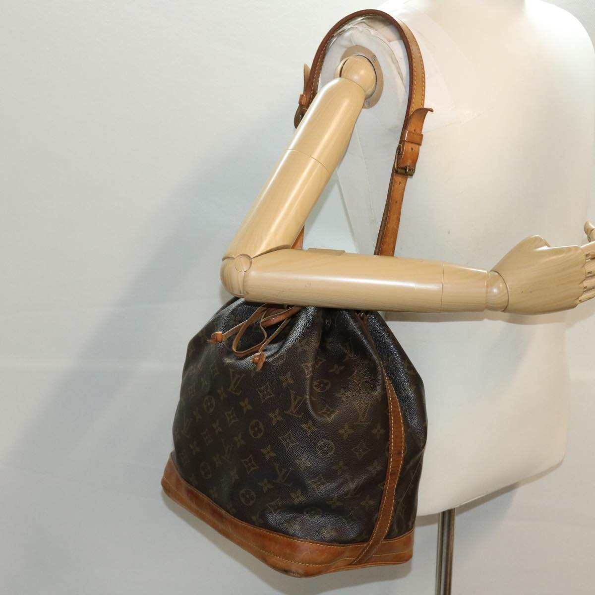 LOUIS VUITTON Monogram Noe Shoulder Bag M42224 LV rd5304