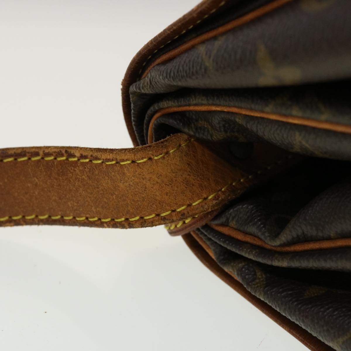 LOUIS VUITTON Monogram Saumur 35 Shoulder Bag M42254 LV rd5334