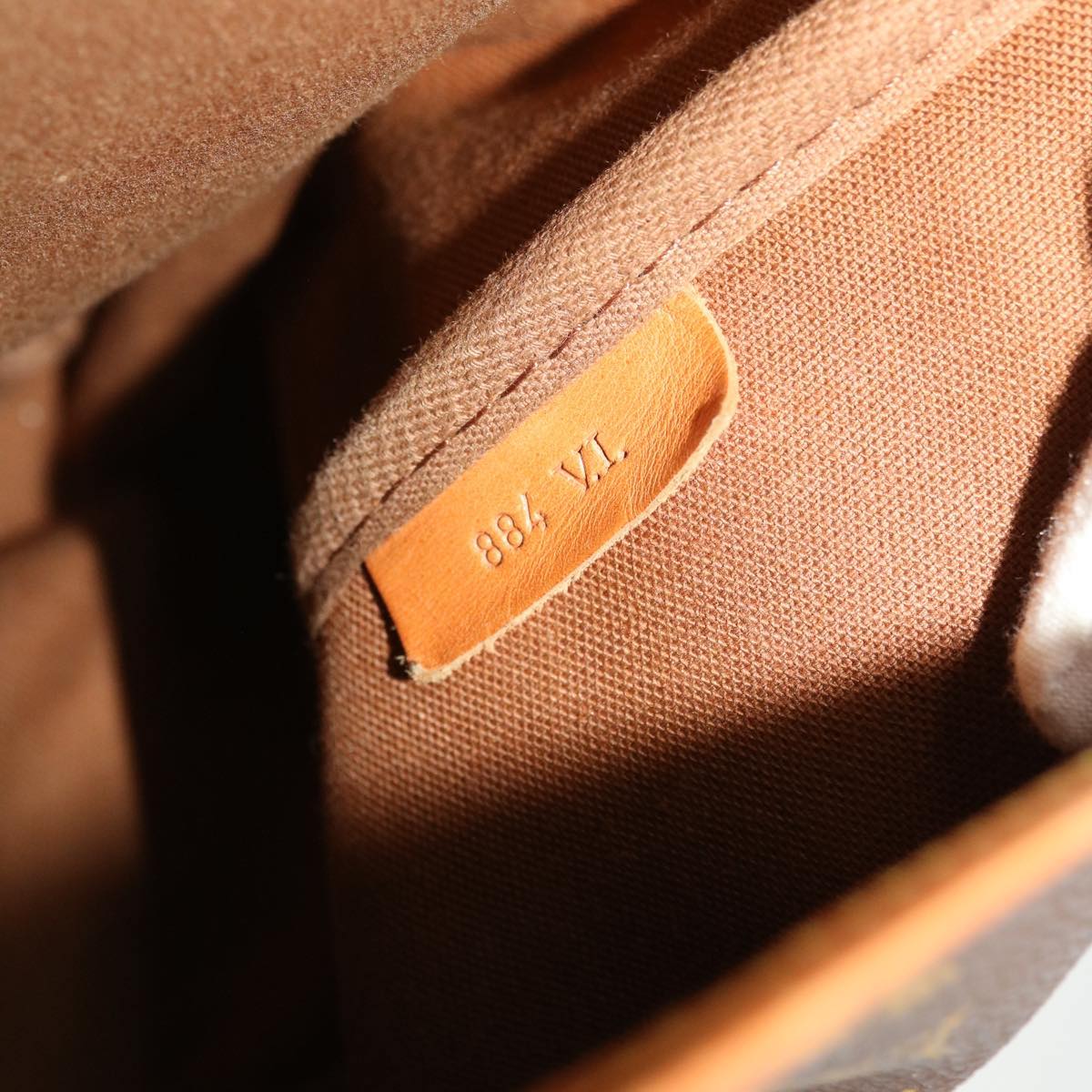 LOUIS VUITTON Monogram Saumur 35 Shoulder Bag M42254 LV rd5334