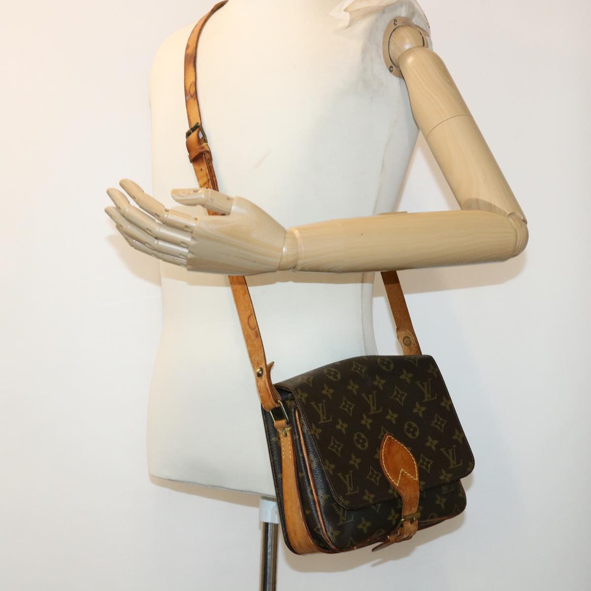 LOUIS VUITTON Monogram Cartouchiere MM Shoulder Bag M51253 LV rd5372