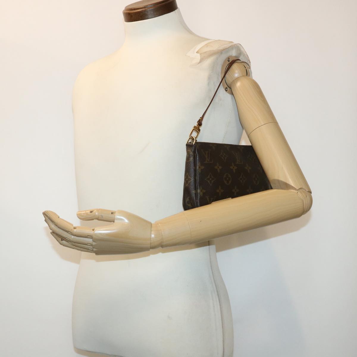 LOUIS VUITTON Monogram Pochette Accessoires Pouch M51980 LV rd5376