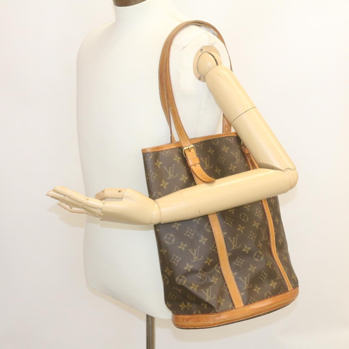 LOUIS VUITTON Monogram Bucket GM Shoulder Bag bs465 LV ro238
