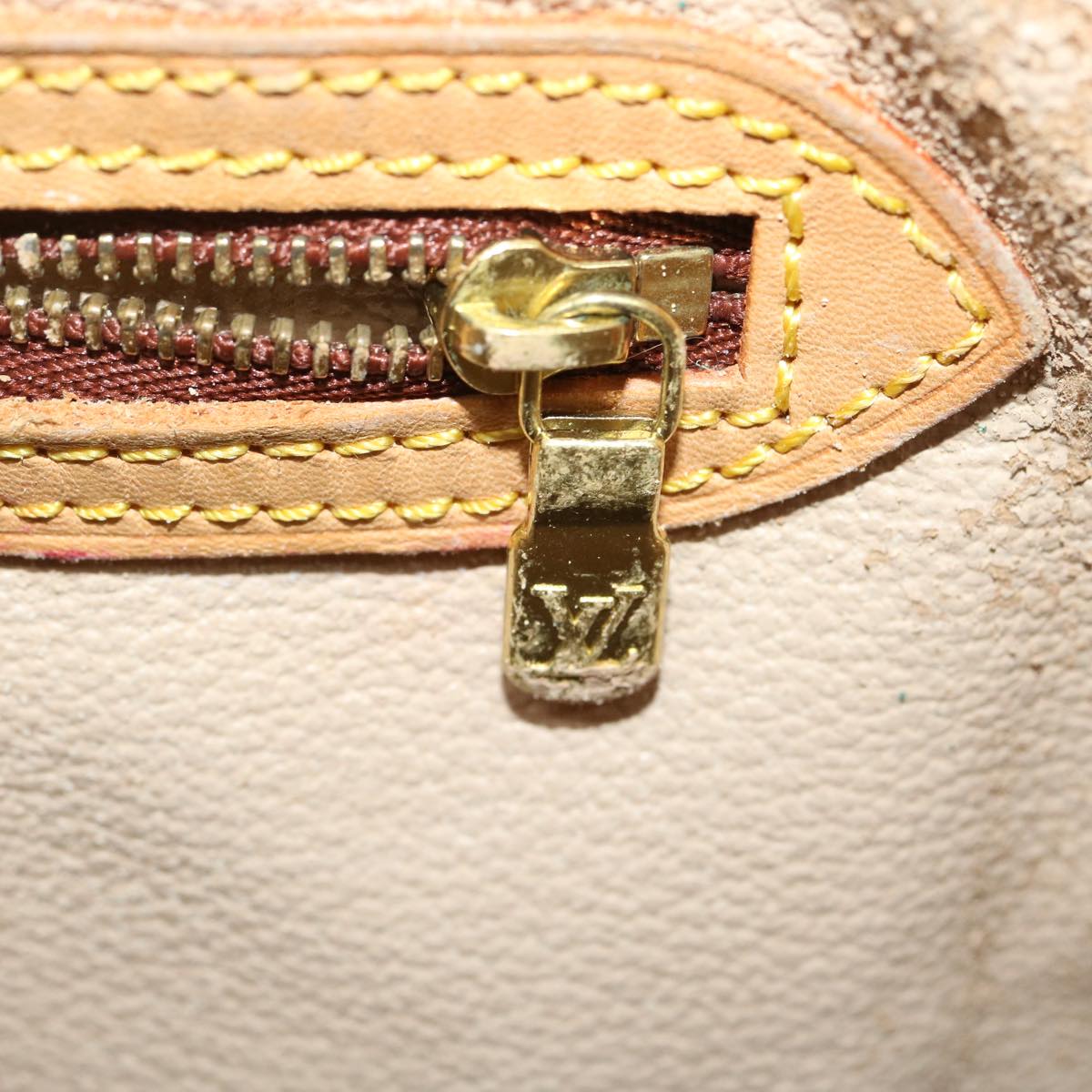 LOUIS VUITTON Monogram Bucket GM Shoulder Bag M42236 LV ro307