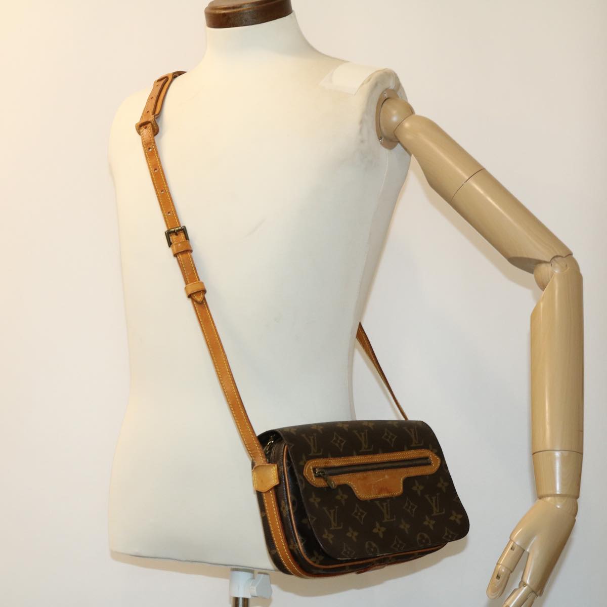 LOUIS VUITTON Monogram Saint Germain 24 Shoulder Bag M51210 LV ro378