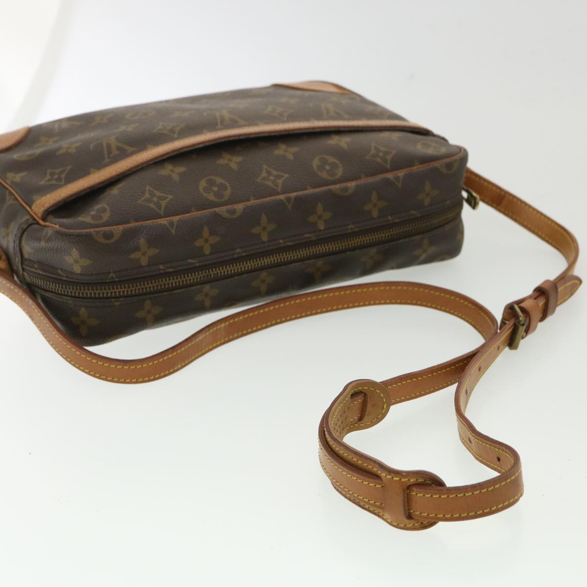 LOUIS VUITTON Monogram Trocadero 30 Shoulder Bag M51272 LV ro644