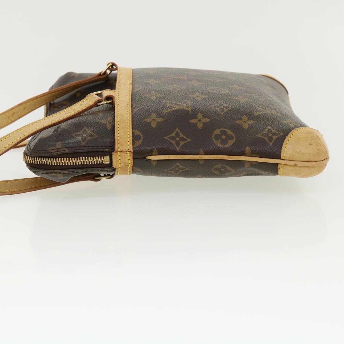 LOUIS VUITTON Monogram Coussin GM Shoulder Bag M51141 LV ro737