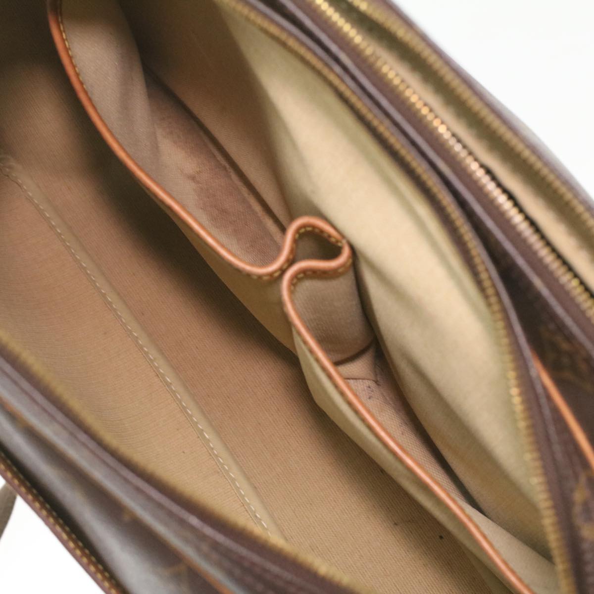 LOUIS VUITTON Monogram Reporter GM Shoulder Bag M45252 LV ro807