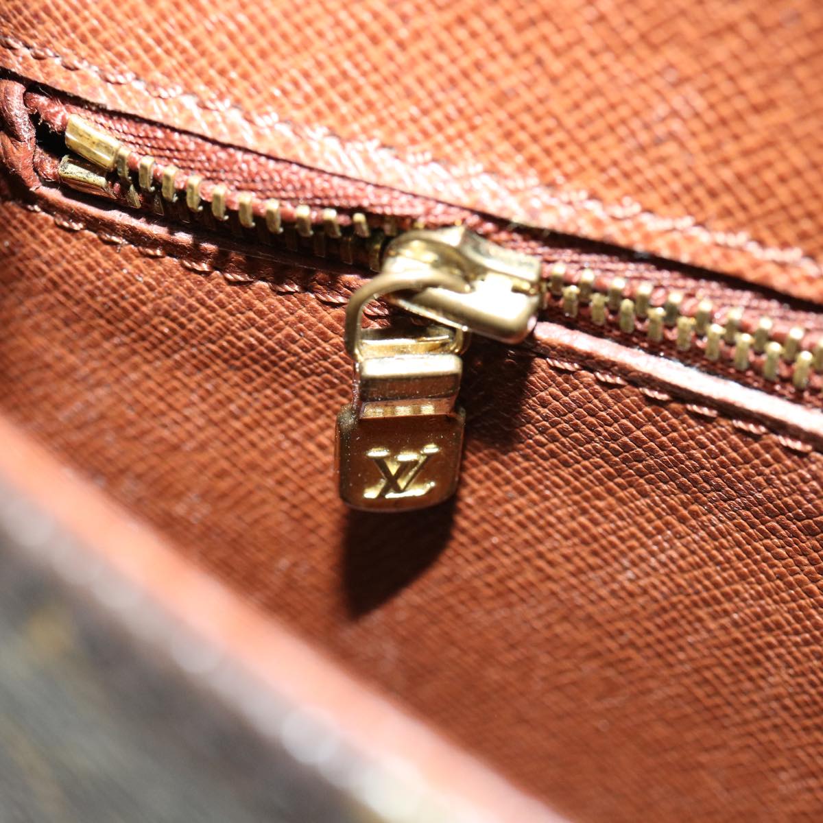 LOUIS VUITTON Monogram Saint Cloud MM Shoulder Bag M51243 LV rt061