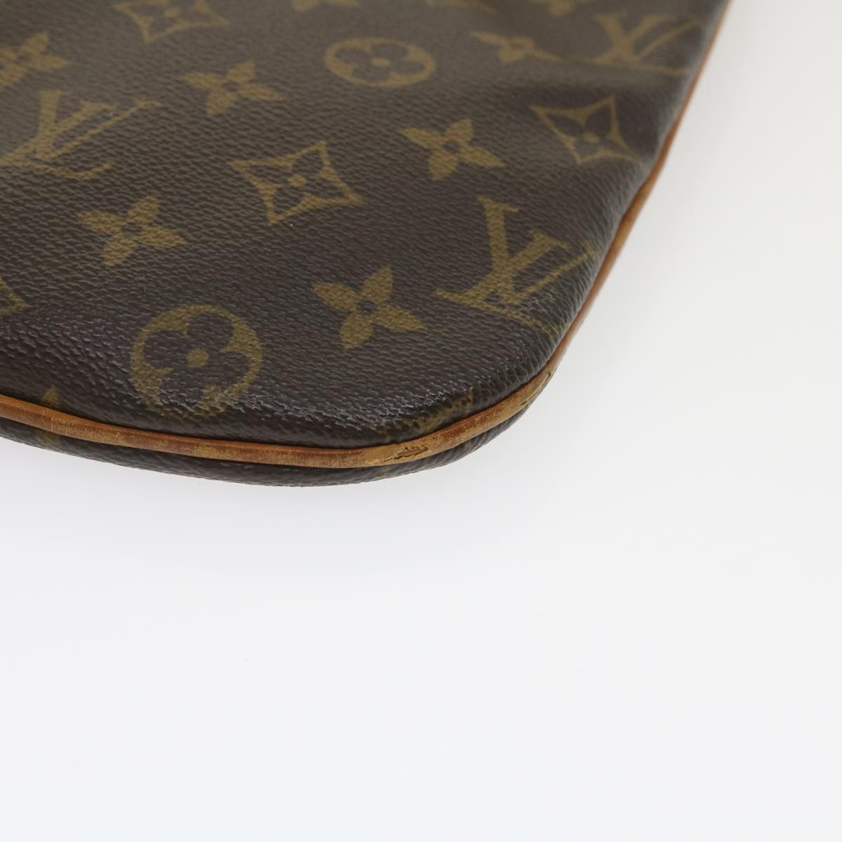 LOUIS VUITTON Monnogram Pochette Bosphore Shoulder Bag M40044 LV rz238