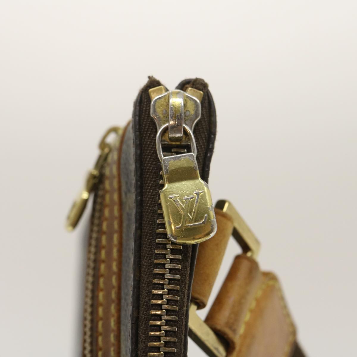 LOUIS VUITTON Monnogram Pochette Bosphore Shoulder Bag M40044 LV rz238