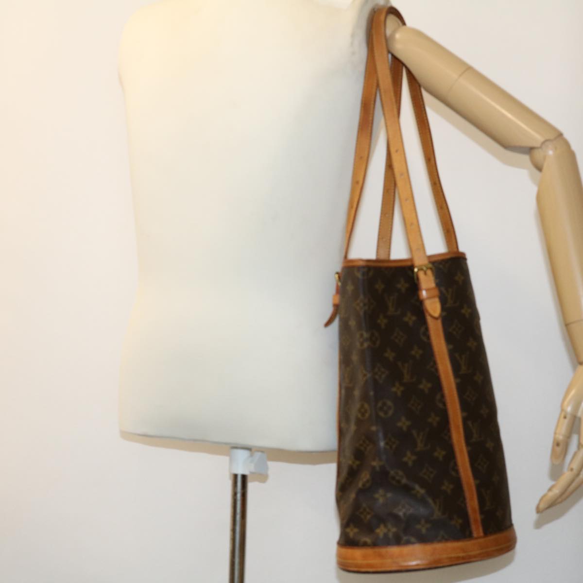LOUIS VUITTON Monogram Bucket GM Shoulder Bag M42236 LV rz420