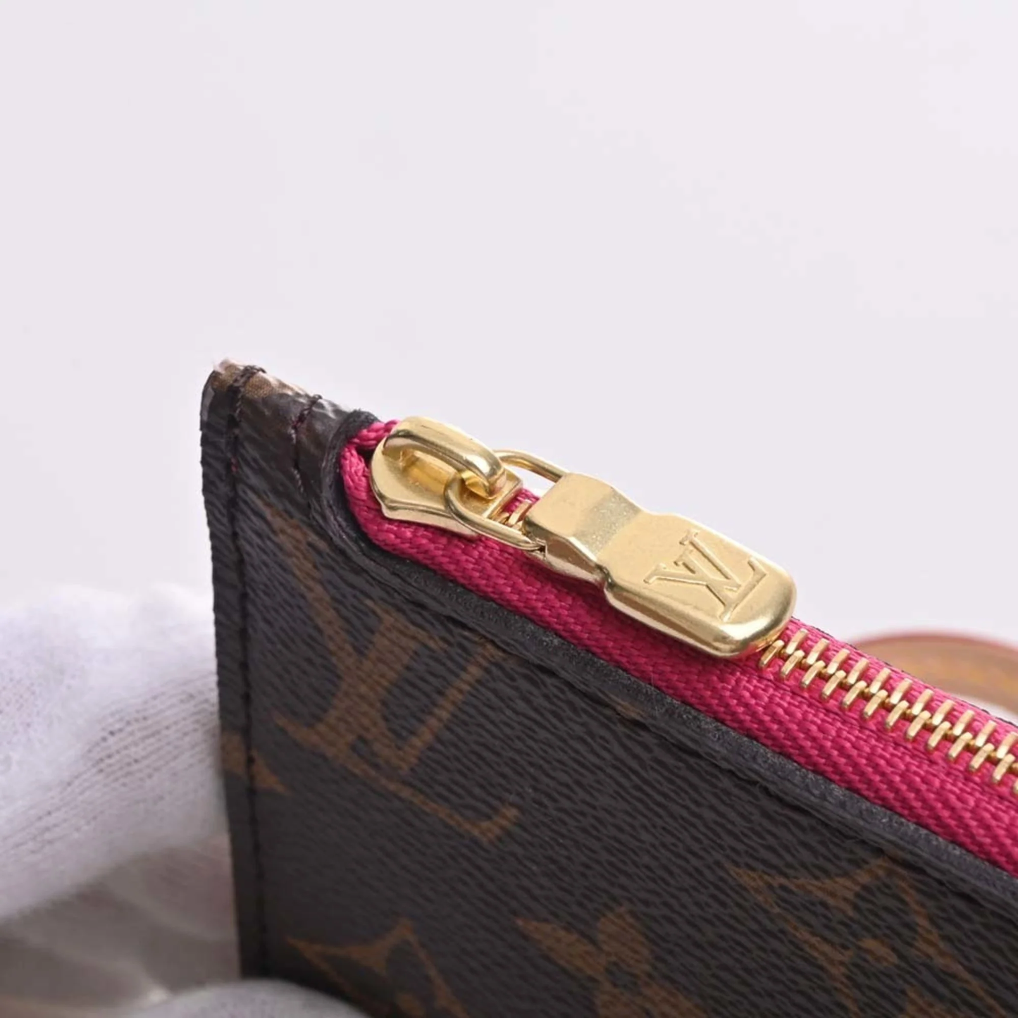 Louis Vuitton Monogram MM Neverful Pouch Pink