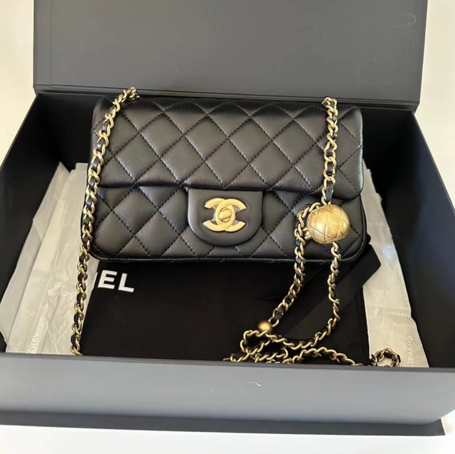 Luxury Chanel 22 Chip Bag CF Mini