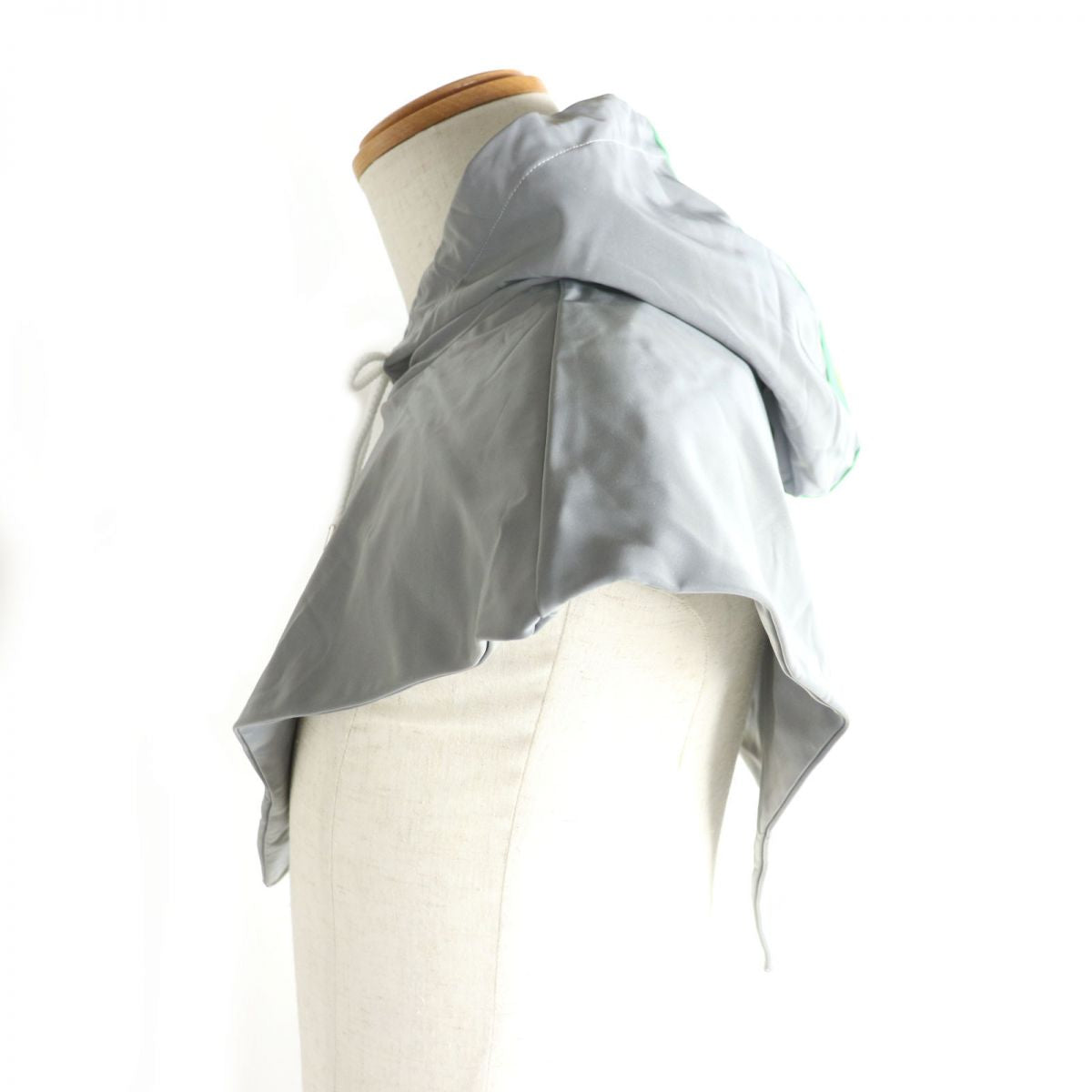 Luxury Gucci Trending 2025 Web Line Reflective Hood Silver M Jacket