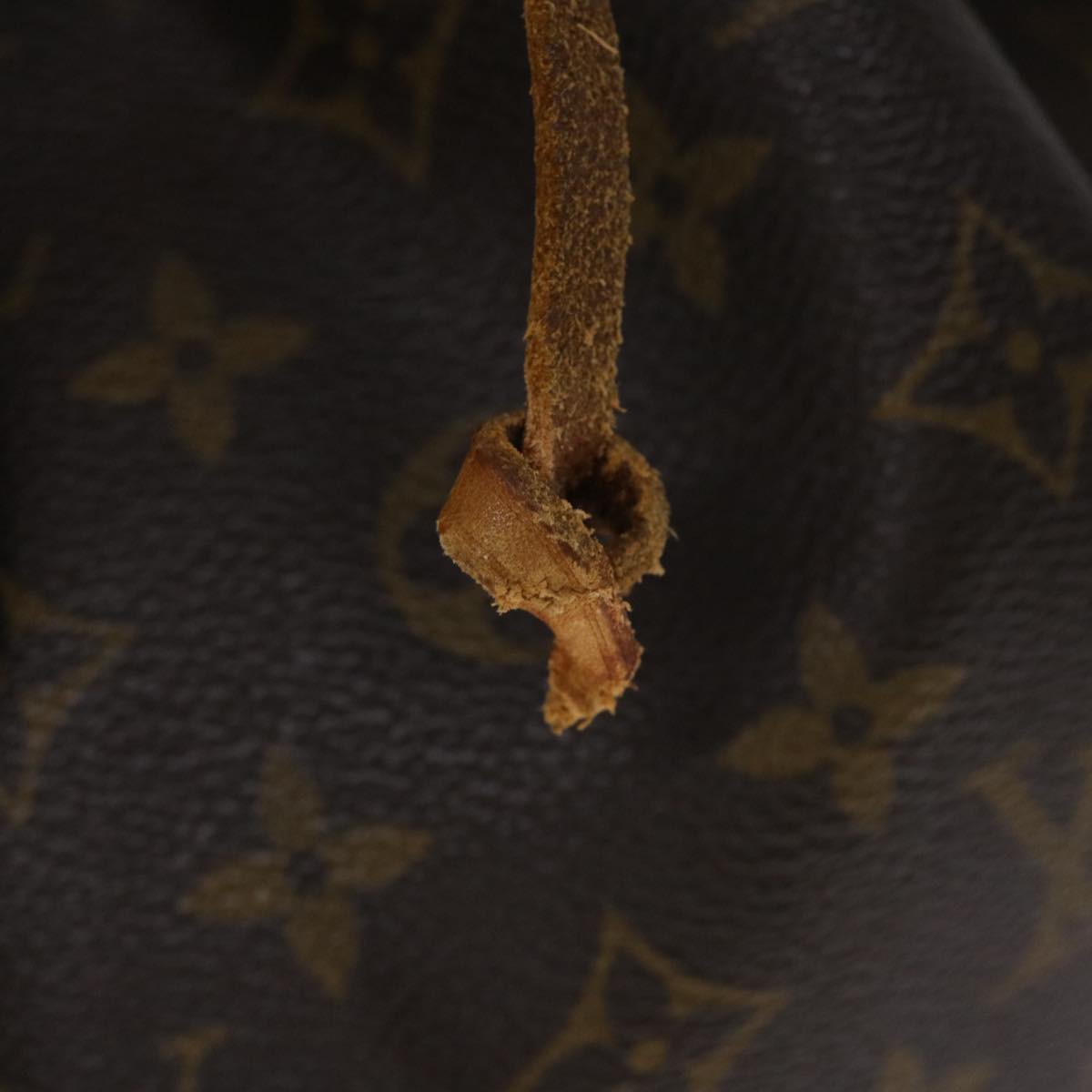 LOUIS VUITTON Monogram Noe Shoulder Bag M42224 LV tb721