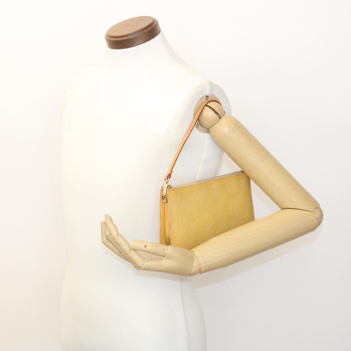LOUIS VUITTON Monogram Vernis Lexington Pouch Beige Ｍ91010 LV th2401