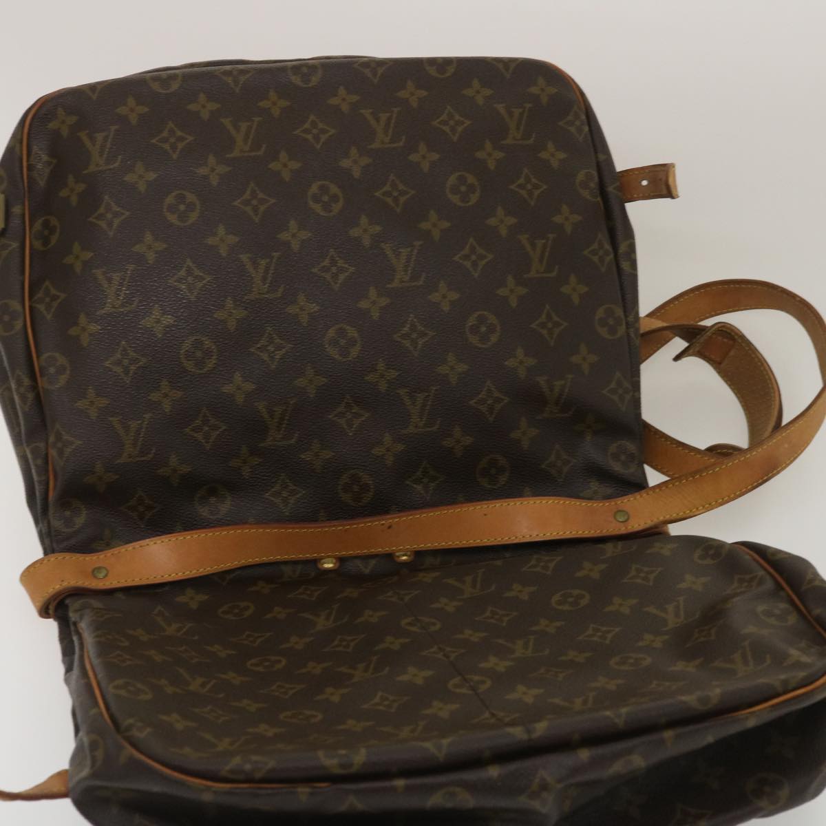 LOUIS VUITTON Monogram Saumur 35 Shoulder Bag M42254 LV th2557